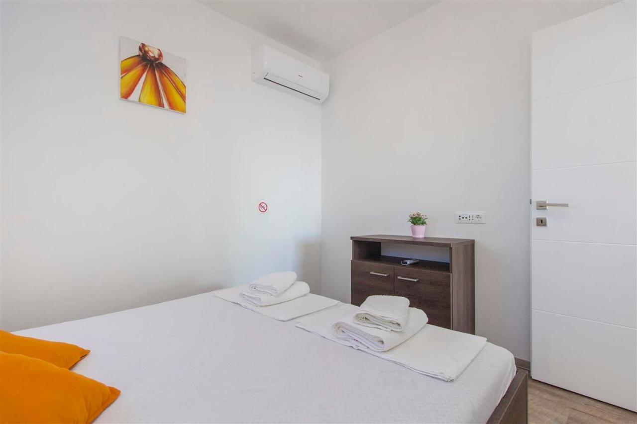 Villa Top Of Murter, Two Bedroom Apartment Bagian luar foto